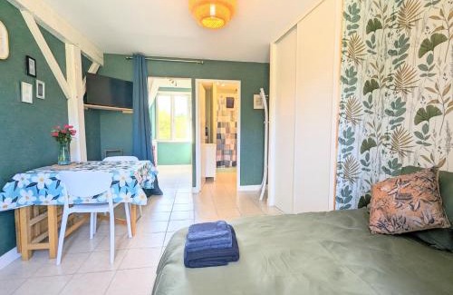 Saint-Germain-les-Belles Apartment | Studio Silhem