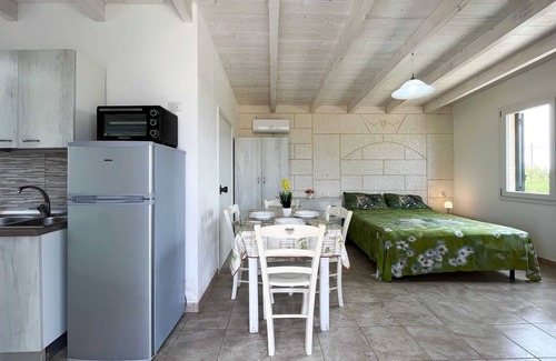 Capilungo House | Studio surrounded by greenery in Capilungo – Just steps from the sea
