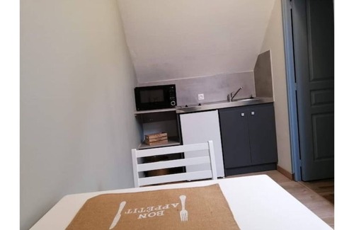 Le Creusot Apartment | Studio Tout Équipé, Wifi, Arrivée Autonome