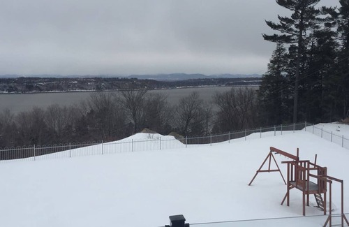 Saint-Nicolas Apartment | Studio vue sur le Fleuve et près de l'autoroute 20
