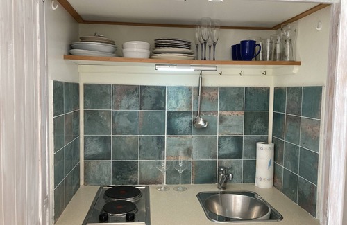 Durrus West Apartment | Studio with large conservatory