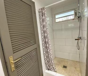 Cul de Sac Apartment | Studio with stunning sea view in Mount Vernon