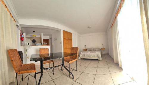 Colon Apartment | Study with balcony 'Tía Moni Alojamiento'