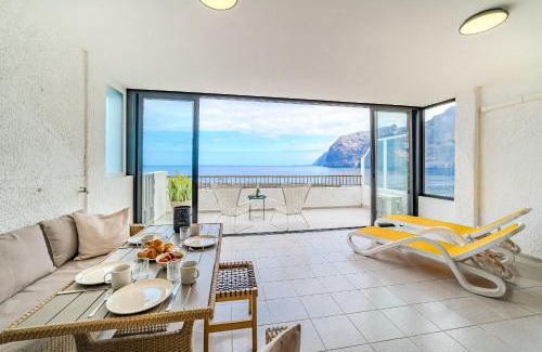 Los Gigantes Apartment | Stunning cliffs and ocean view in Los Gigantes