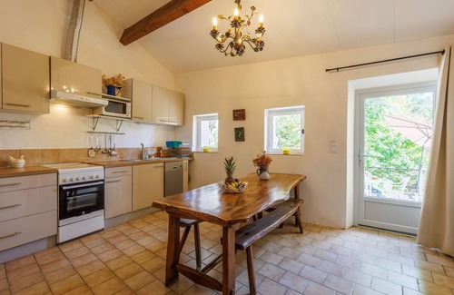 Saint-Jean-du-Gard House | Stunning villa for 6 guests with WIFI, TV, terrace, pets allowed and parking