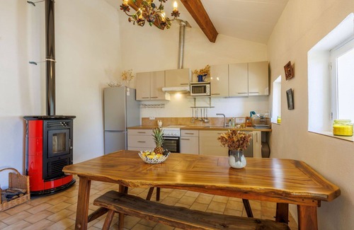 Saint-Jean-du-Gard House | Stunning villa for 6 guests with WIFI, TV, terrace, pets allowed and parking
