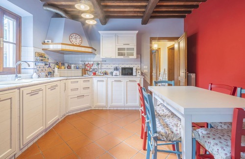 Casalguidi Villa | Stunning private villa for 6 guests with WIFI, A/C, TV, pets allowed and parking
