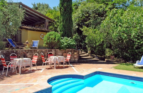 Montopoli in Val d'Arno Villa | Stunning private villa for 9 guests with private pool, WIFI, TV, patio, pets allowed and parking