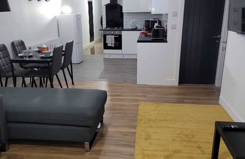Belle Vue Apartment | Stunning 2-bed Apartment in Manchester Built 2023