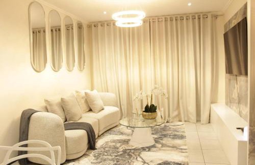 Lone Hill Apartment | Stunning 2 bed Apartment near Monte Casino