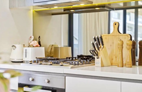 Waterloo Apartment | Stunning 2 Bedroom Apt at Zetland | MHS