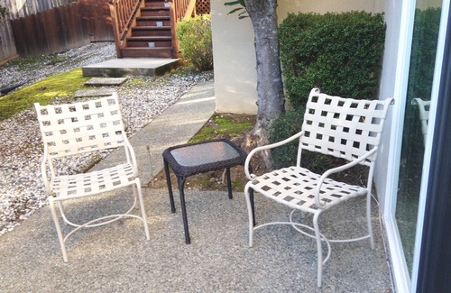 Lakeview Apartment | Stunning 2bedr with patio,parking, garden in exclusive neighborhood.Premier Host