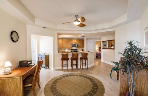 East 1st Street Condo | Stunning 3 bedroom, 2 bathroom condo overlooking the Caloosahatchee River