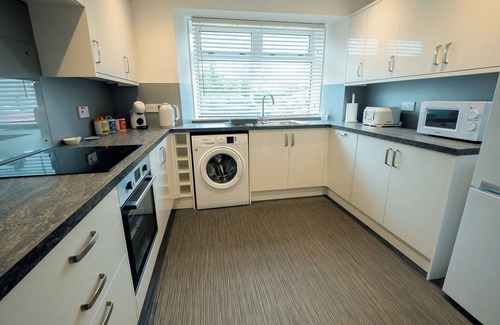 Ladybank House | Stunning 3BR Home Parking & Garden –Perfect for Golfers, Near St Andrews Courses