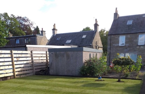 Ladybank House | Stunning 3BR Home Parking & Garden –Perfect for Golfers, Near St Andrews Courses