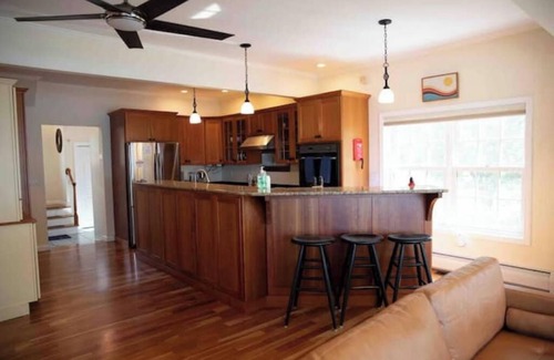 Chittenden County House | Stunning 3BR Home w/Lake access/hot tub