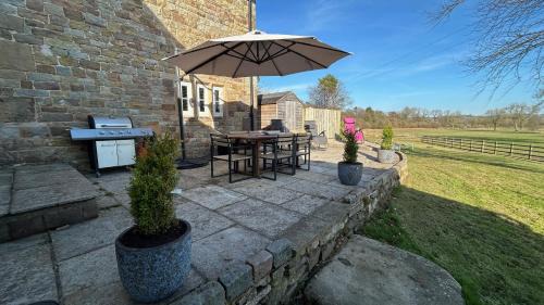 Winkhill House | Stunning 4 Bed Peak District Farmhouse Near Alton Towers, Polar Bears, Chatsworth House