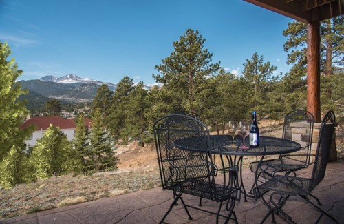 Stanley Hills Condo | Stunning 4-bedroom condo with breathtaking mountain views, master suite