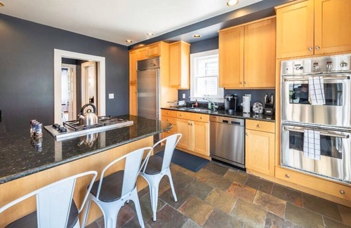 Birmingham House | Stunning 4BR Home - Walk to Downtown Birmingham!
