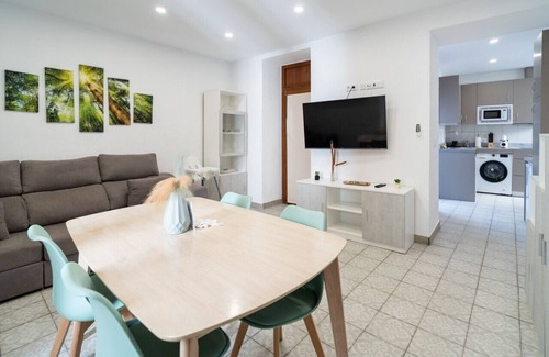 San Francisco-Ribera Apartment | Stunning Andalusian Oasis with Terrace & Pool
