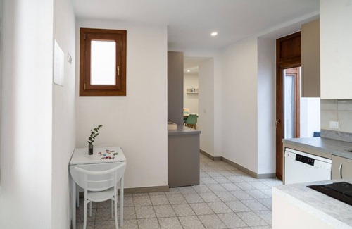 San Francisco-Ribera Apartment | Stunning Andalusian Oasis with Terrace & Pool