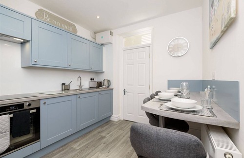 West Looe House | Stunning apartment for 4 with lovely river views