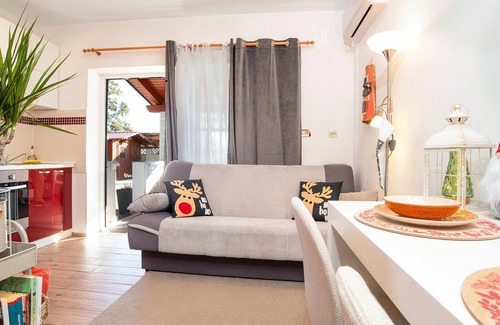 Opric Apartment | Stunning apartment in Ika with WiFi