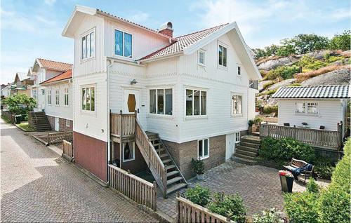 Kungshamn Apartment | Stunning Apartment In Kungshamn