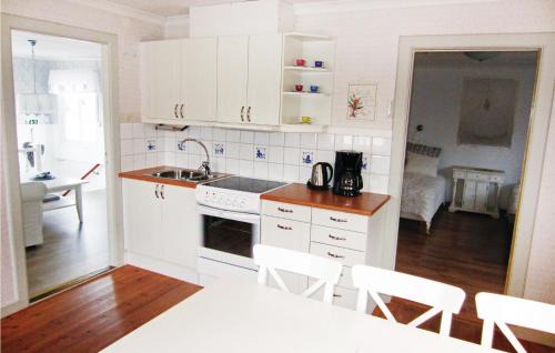 Kungshamn Apartment | Stunning Apartment In Kungshamn