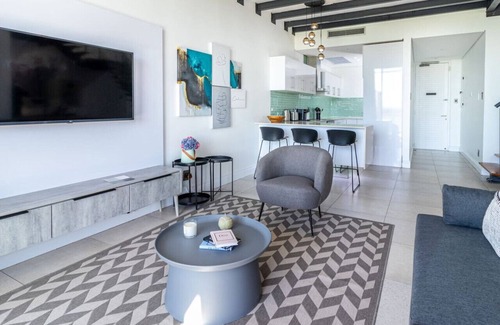 Durban Point Apartment | Stunning Apartment in Quayside