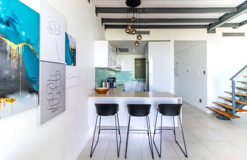 Durban Point Apartment | Stunning Apartment in Quayside