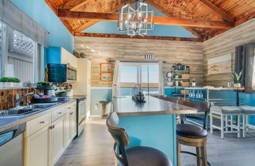Seaford Boat Rental | Stunning Bay Views and Romantic A-Frame Houseboat in Jones Beach, Seaford, NY