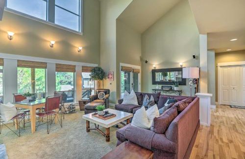 RiverWild House | Stunning Bend Retreat Less Than 20 Mi to Mt Bachelor!
