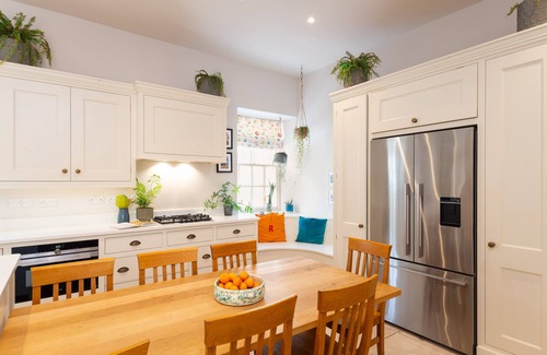 Bradninch House | Stunning Big House sleeps 16 Devon dog friendly, Devonn