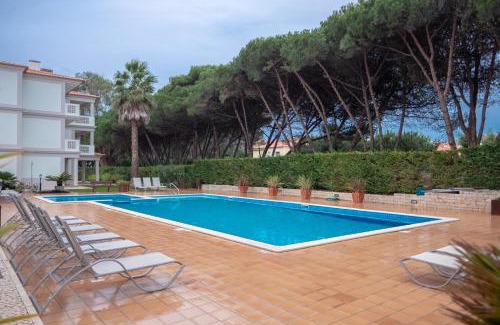 Praia del Rei House | Stunning Caravelas Apartment