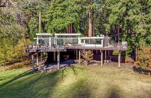 Northwood House | Stunning Contemporary Home, a River Penthouse on Russian River, like No Other!