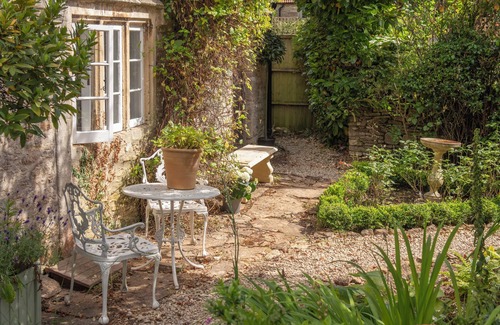 Biddestone Cottage | Stunning cottage in the beautiful Cotswold village of Biddestone