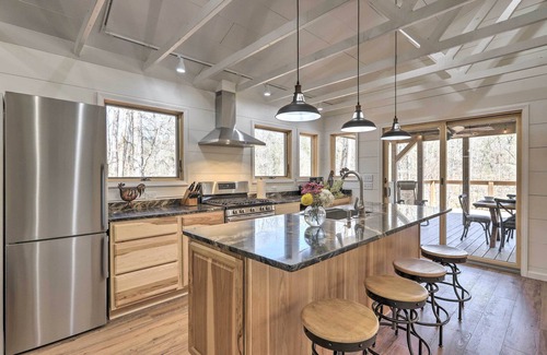 Howard Cabin | Stunning Culloden Cabin with Deck & Creek View!