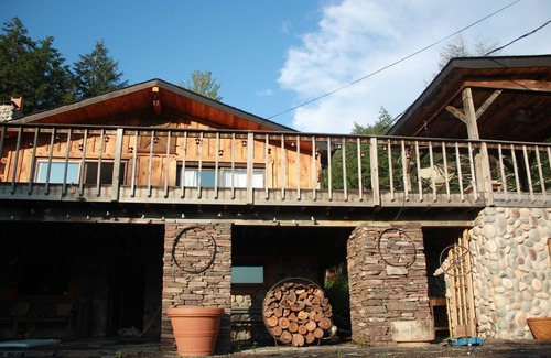 Lexington House | Stunning Custom Built Lodge on Secluded Streamside Acreage w/Breathtaking Views