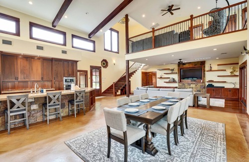 Driftwood House | Stunning Dripping Springs Escape | Private Pool & Dogs Welcome!