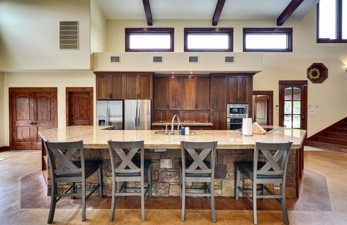 Driftwood House | Stunning Dripping Springs Escape | Private Pool & Dogs Welcome!