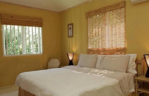 Springfield Villa | Stunning Four Bedroom Beach House