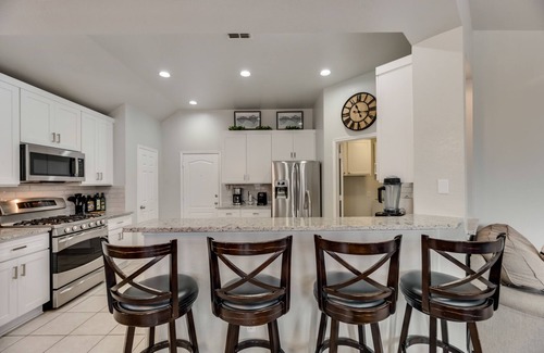 Allen House | Stunning Fully Furnished 3bdr 2bath Retreat