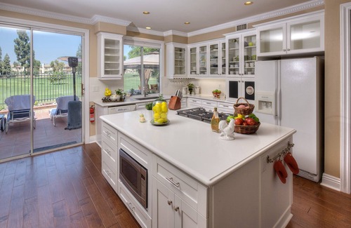 Tustin House | Stunning golf course view vacation home