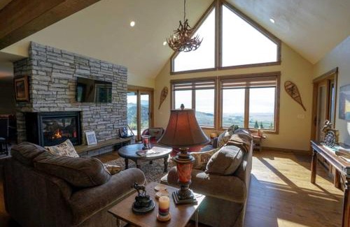 McAllister House | Stunning Hollowtop House with Panoramic Lake and Mountain Views near Ennis, Montana