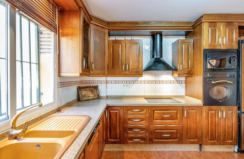 Cenes de la Vega House | Stunning home in Cenes de la Vega