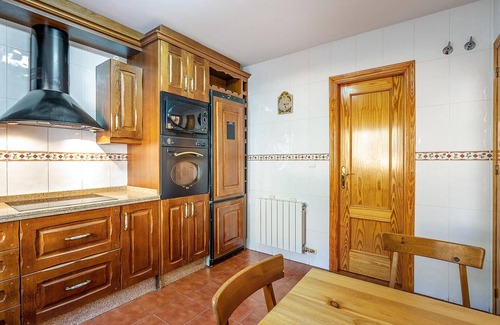 Cenes de la Vega House | Stunning home in Cenes de la Vega