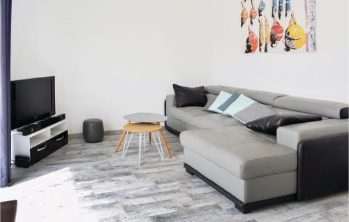 Saint-Germain-sur-Ay House | Stunning Home In Saint-Germain-Sur-Ay