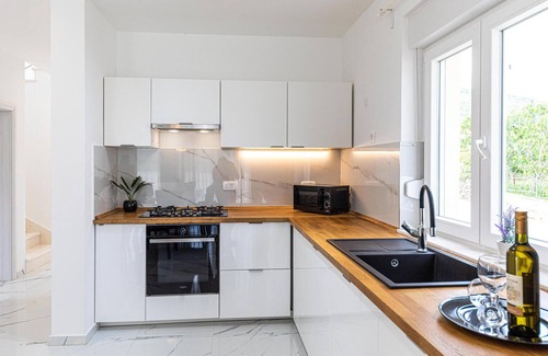 Primorski Dolac House | Stunning home in Primorski Dolac