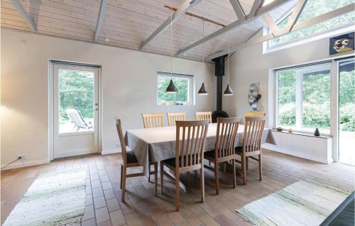 Oster Somarken House | Stunning Home In Aakirkeby With Wifi